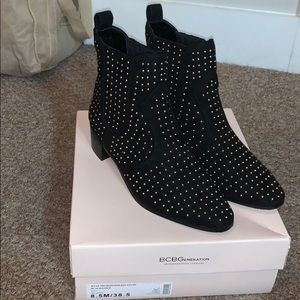BCBGeneration Black booties